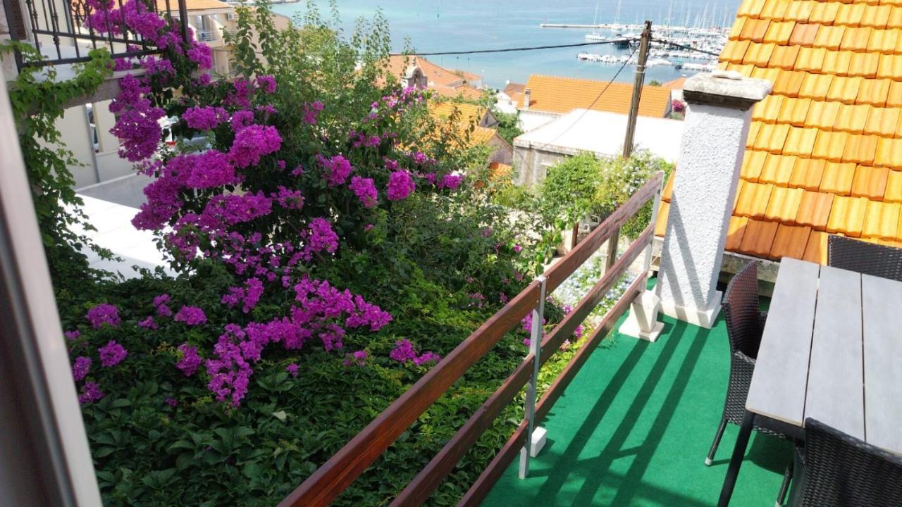 Apartments Лумбарда Экстерьер фото